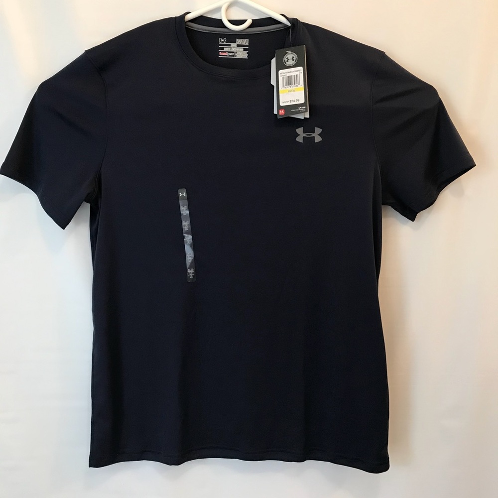 Men’s under armour heatgear medium.